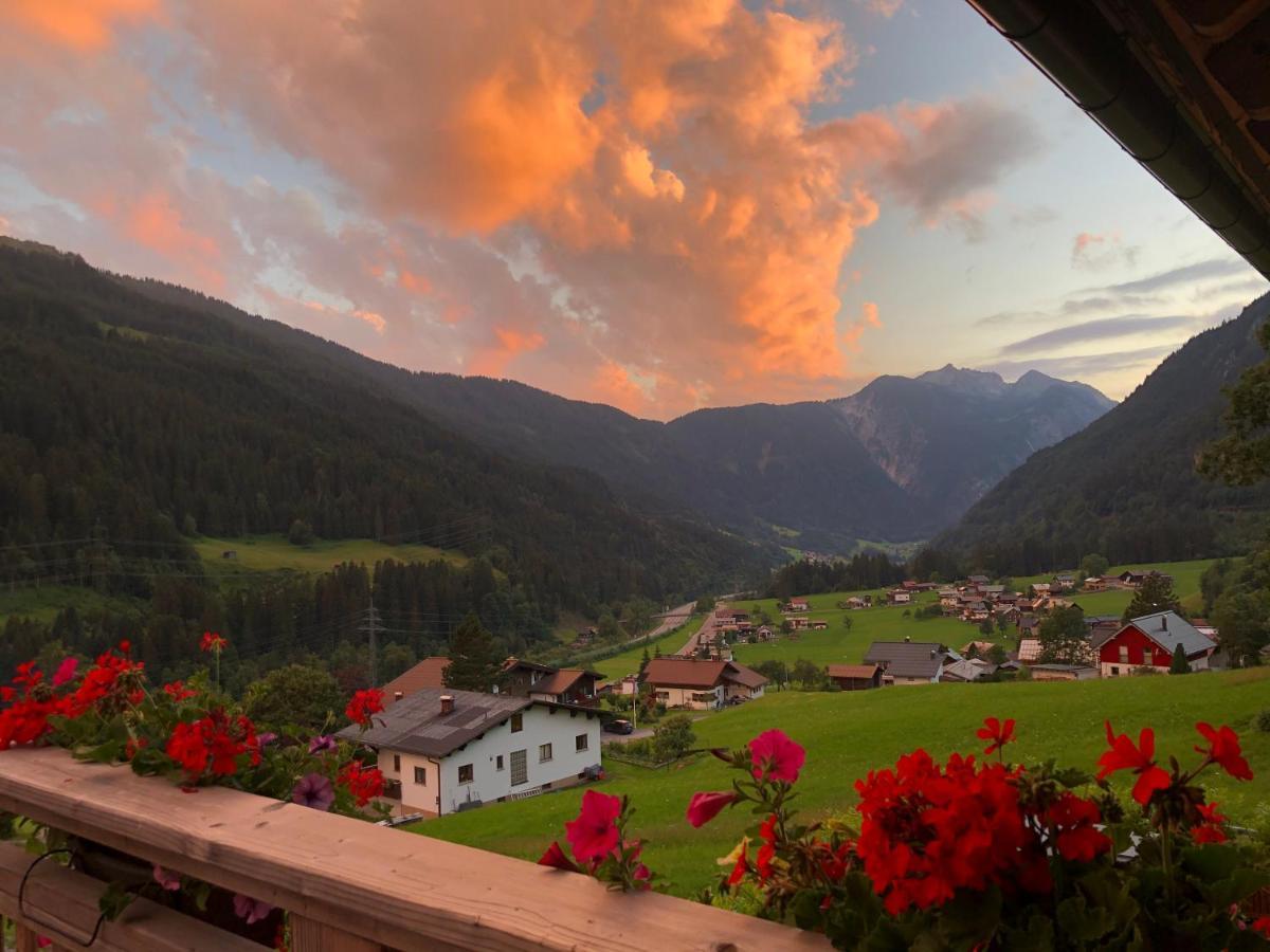 Alpenburg Luxury Apartments Wald am Arlberg Buitenkant foto