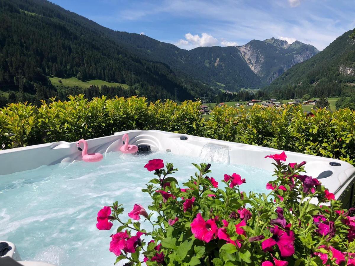 Alpenburg Luxury Apartments Wald am Arlberg Buitenkant foto