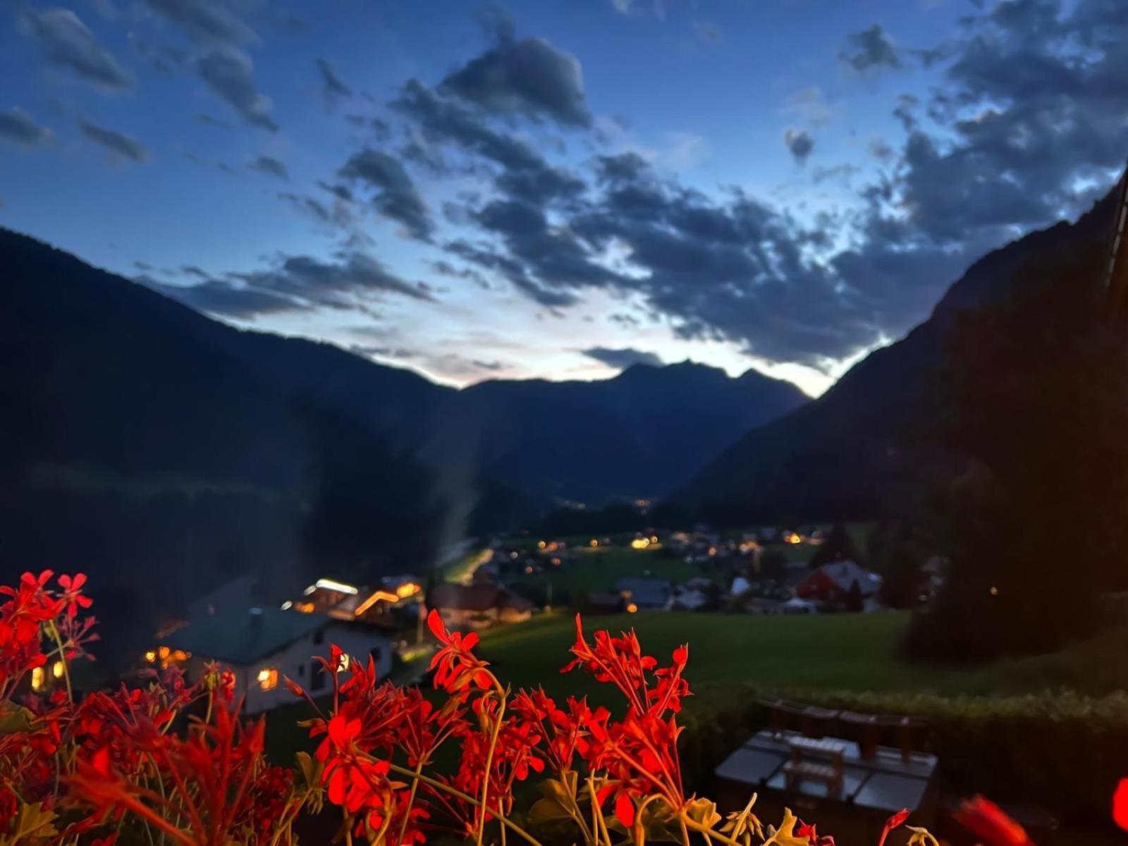 Alpenburg Luxury Apartments Wald am Arlberg Buitenkant foto
